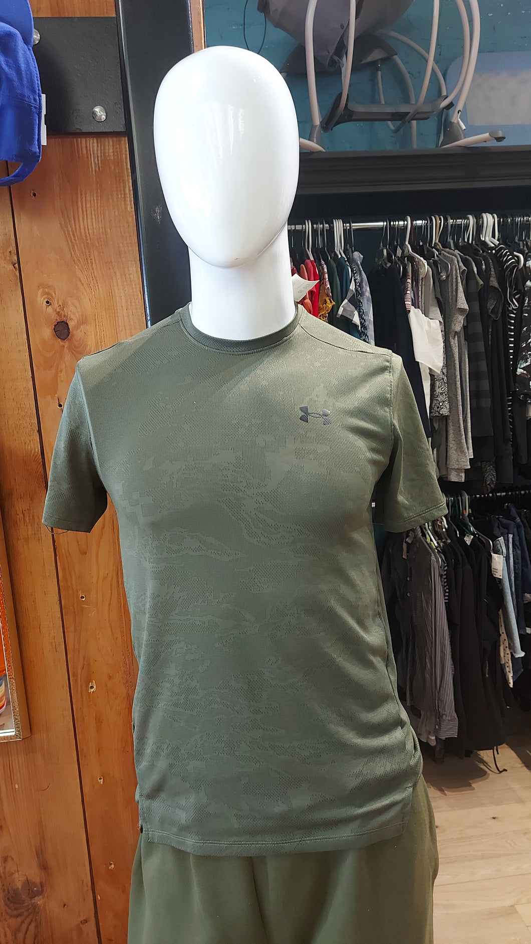 UA green tee S