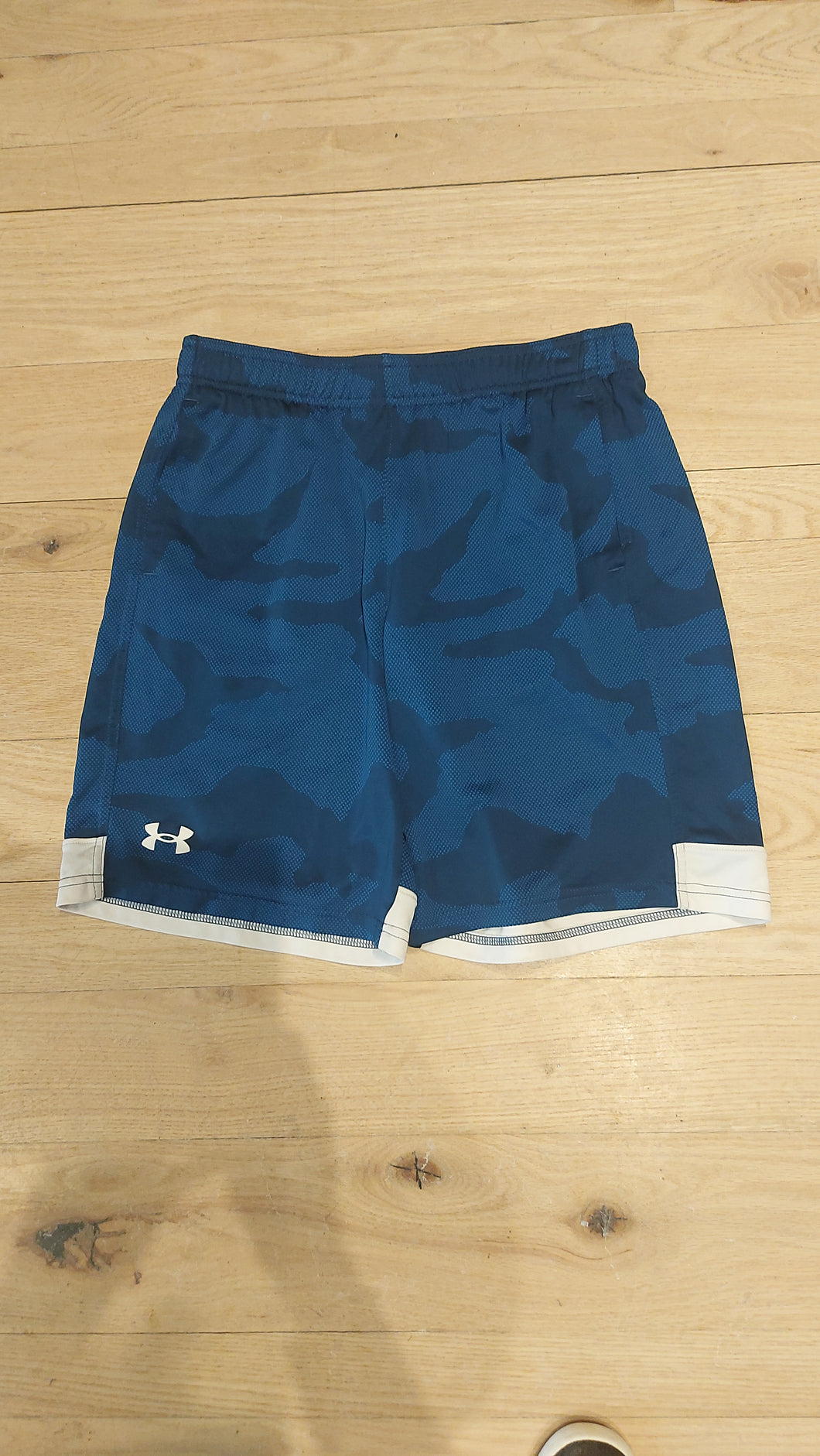 UA blue pattern shorts YXL