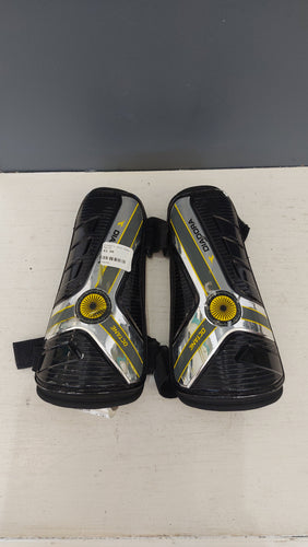 Diadora shin pads